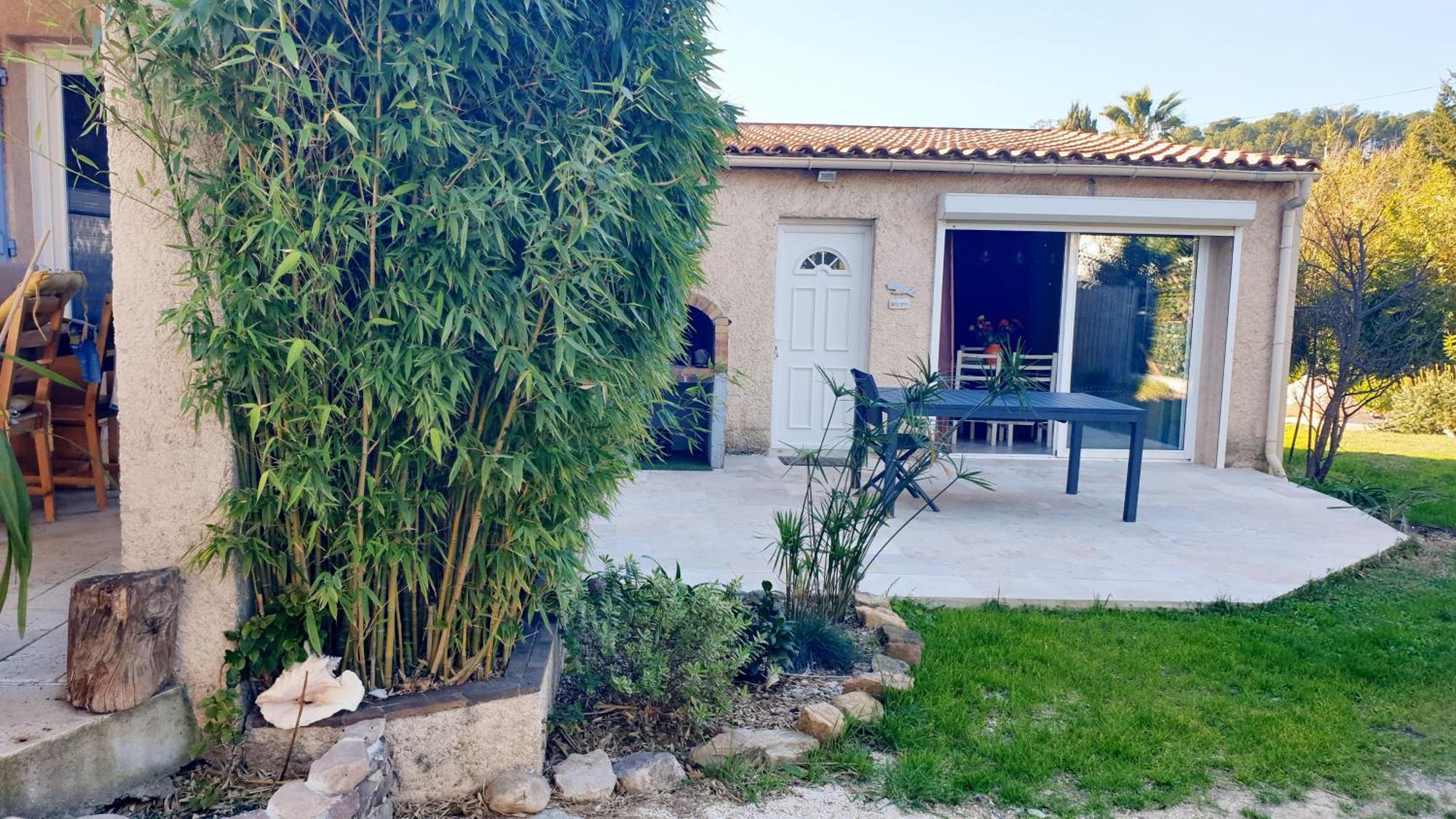 Studio 33 M2 Au Calme Proche Hyeres La Crau Exteriér fotografie